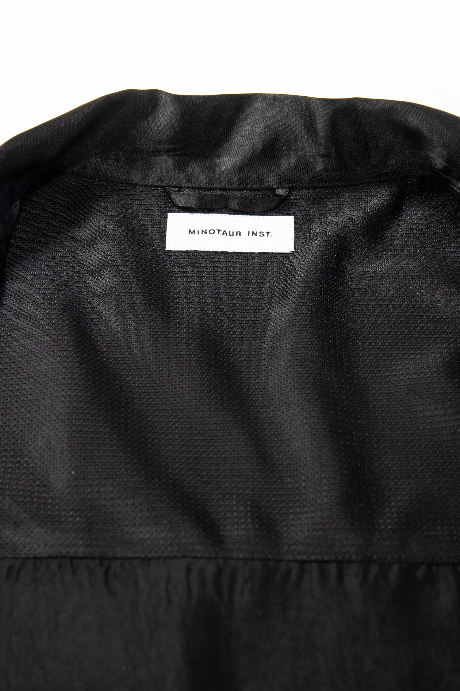 V-SATIN S/S SHIRTS