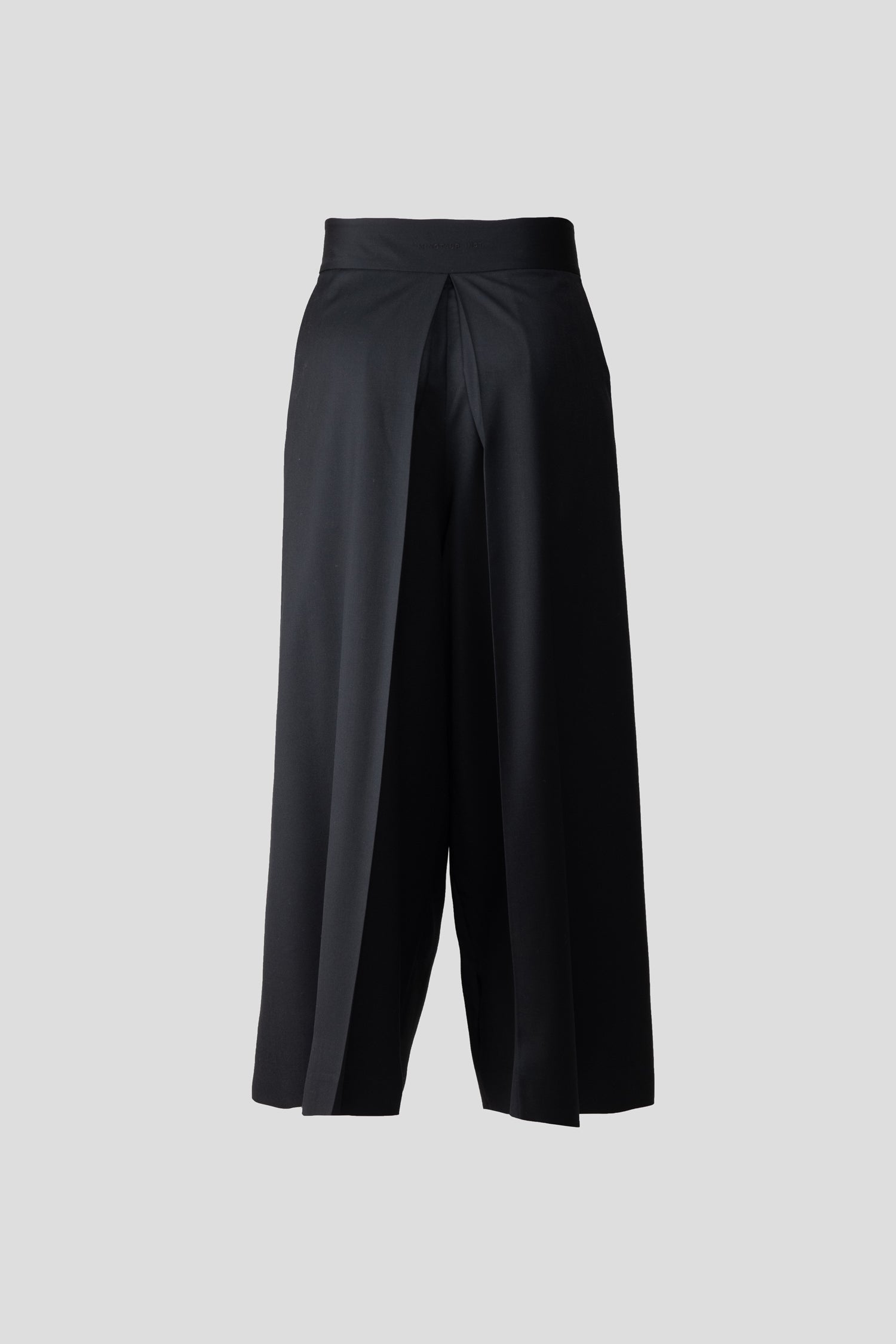 M HAKAMA