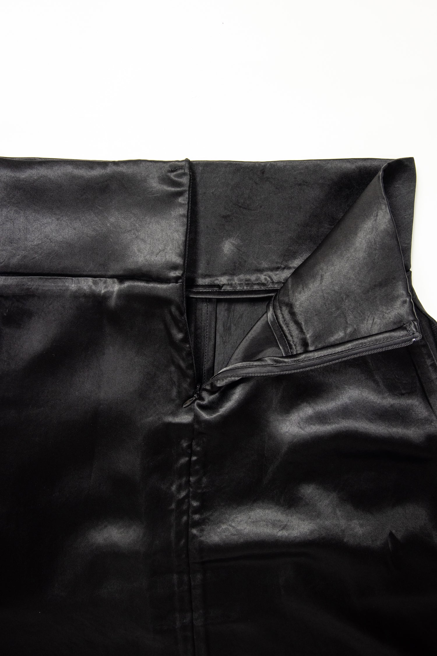 V-SATIN SKIRT